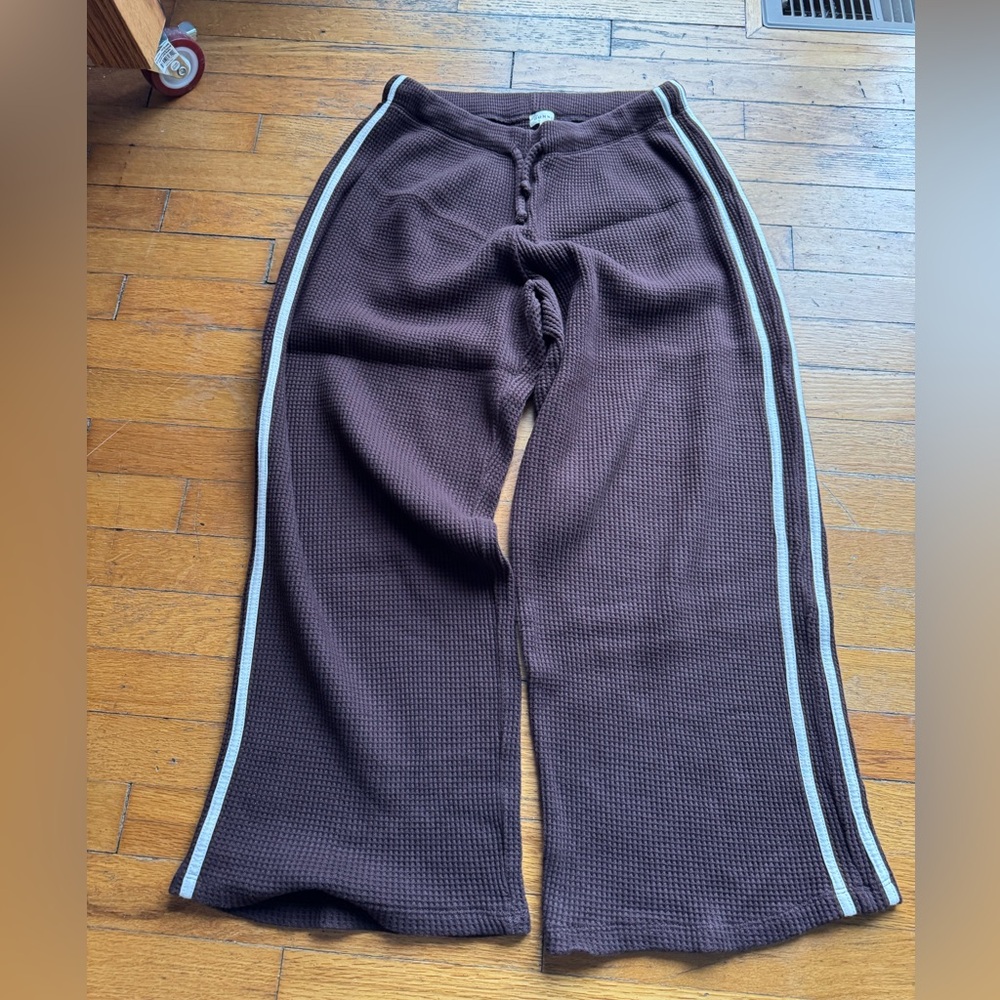 Donni Thermal Crop Stripe Pant in Espresso